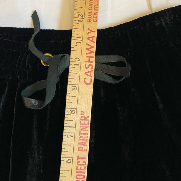 Sandro Women's Pull On Black Velvet Pants Whimsygoth Grunge Witchy Quiet Luxury - Picture 15 of 17